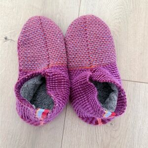 Bombas Purple and Pink Slippers